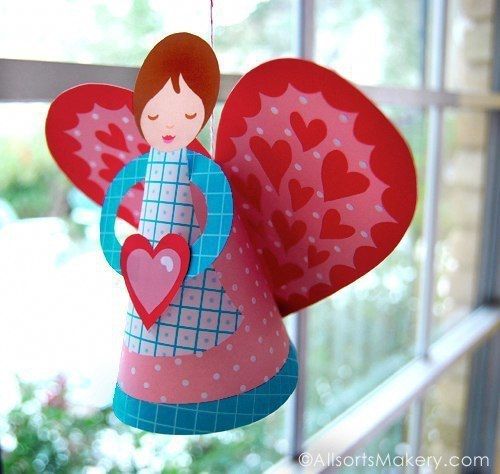 Любящий ангел из бумаги