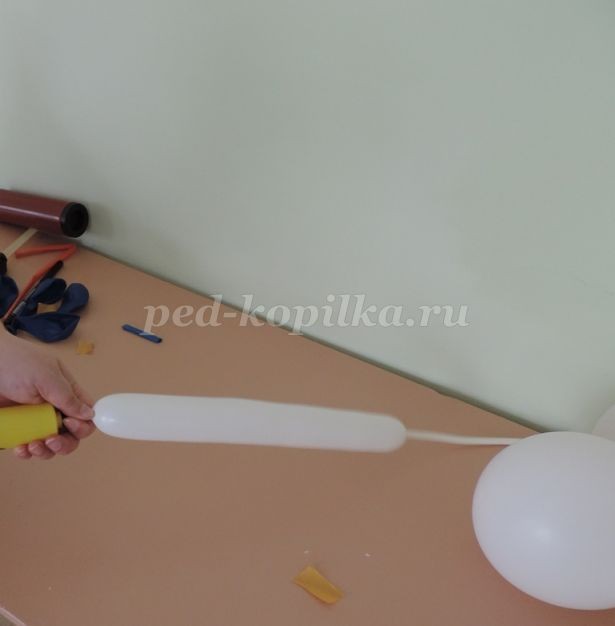 Мастер-класс по моделированию из воздушных шариков снеговика: часть 3