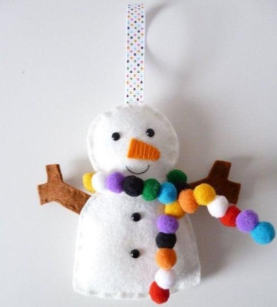 Снеговички из фетра