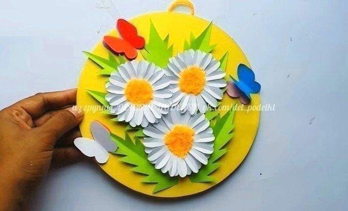 Круглое панно с ромашками Круглое панно с ромашками