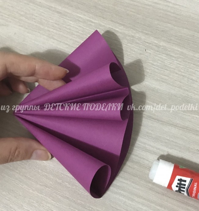 ​Объёмная поделка "Зонтик с листьями"