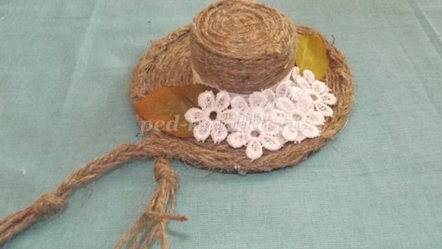 Шляпка из шпагата