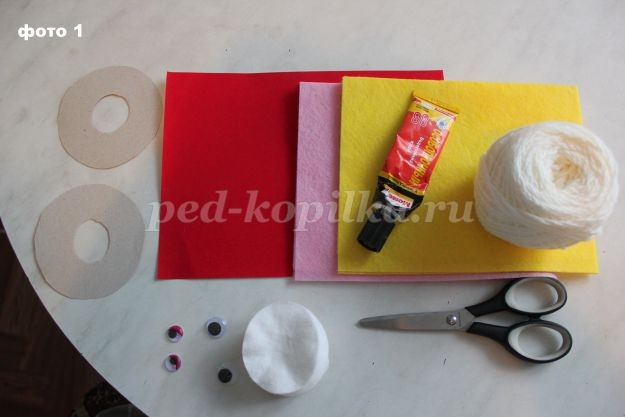 Снеговик из помпонов: мастер-класс Снеговик из помпонов: мастер-класс