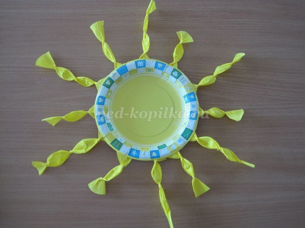 ​Солнышко из одноразовых тарелок: часть 3