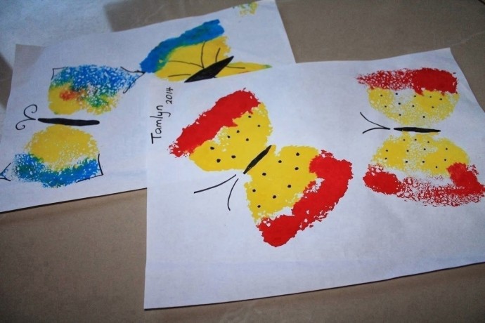Рисуем губкой бабочек
