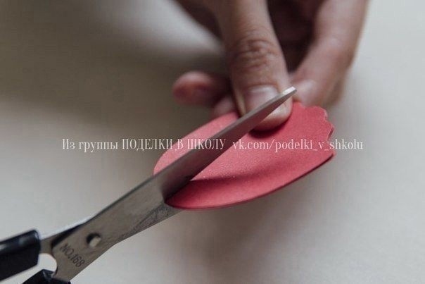 ​Объёмные цветочки из плотной цветной бумаги