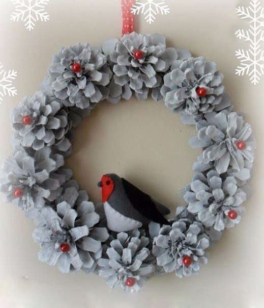 ​Веночек из шишек