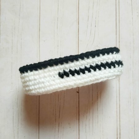 Вяжем обувь для игрушек "конверсы" крючком Вяжем обувь для игрушек "конверсы" крючком