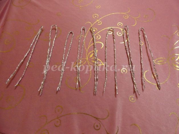 Мастерим с детьми новогодний подсвечник из фольги: часть 1