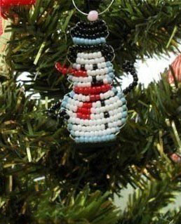 Ёлочка, снеговик и Дед Мороз из бисера Ёлочка, снеговик и Дед Мороз из бисера
