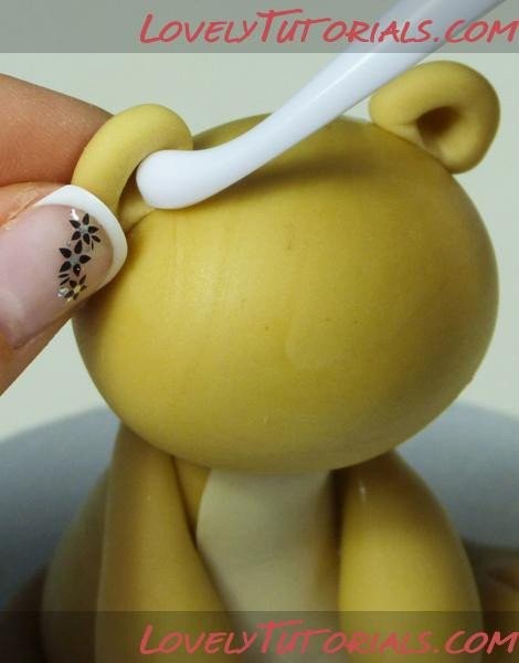 Лепим мишутку в колпаке