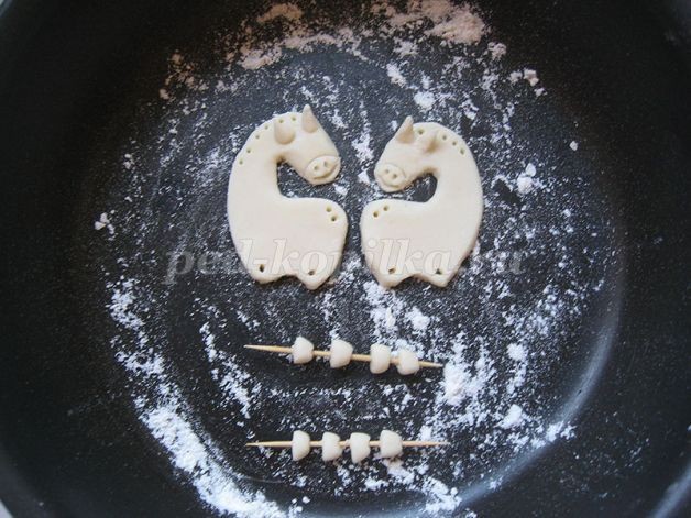 Лошадки-магниты из соленого теста: мастер-класс, часть 2