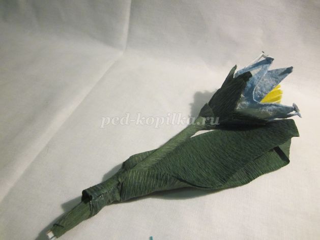 Цветочки в вазочке из бросового материала: часть 2