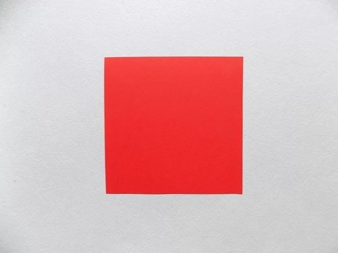 Бабочка из синельной проволоки и цветной бумаги