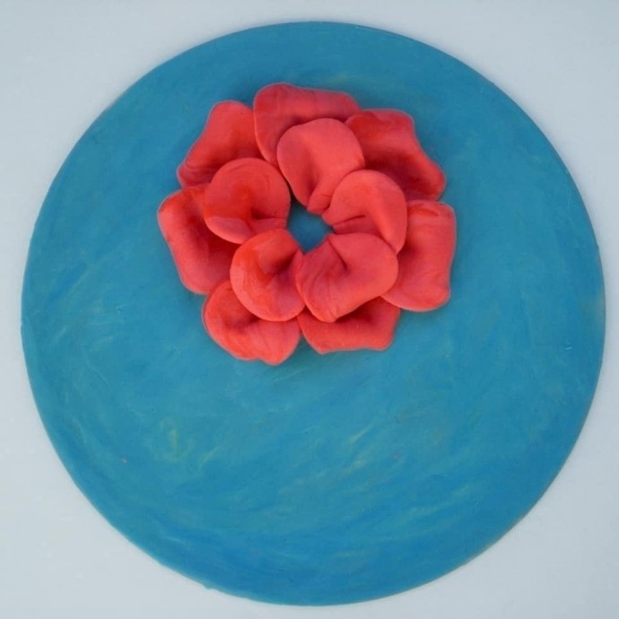 Красочное цветочное панно из пластилина