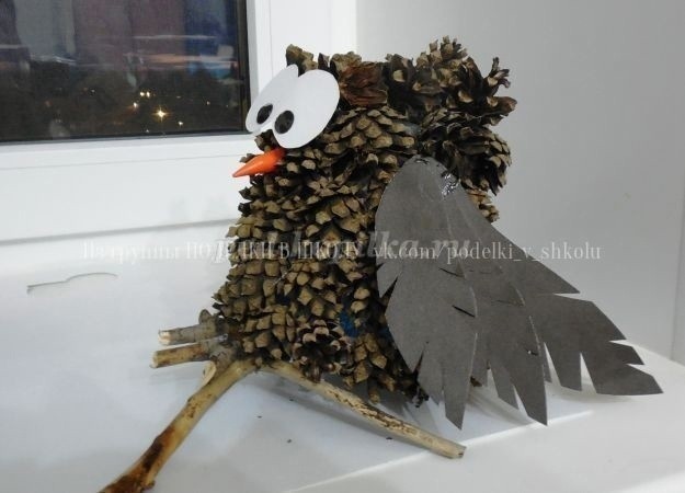 Совушка из шишек