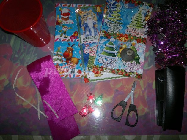 Новогодний колокольчик из пластикового стакана Новогодний колокольчик из пластикового стакана