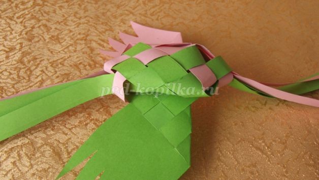 Плетение птички из бумаги: мастер-класс, часть 3 Плетение птички из бумаги: мастер-класс, часть 3