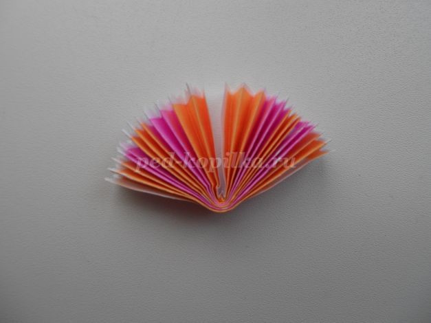 ​Цветочное панно из бумаги: часть 2