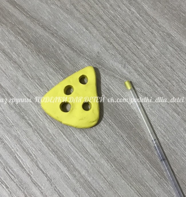 Пластилиновая поделка "Мышонок-завитушка" Пластилиновая поделка "Мышонок-завитушка"