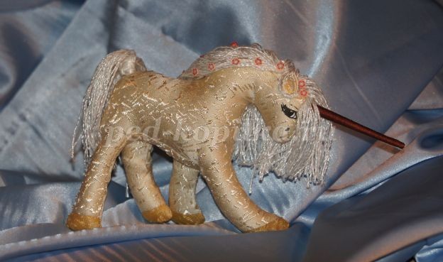 Игрушка Единорог детскими руками: часть 2