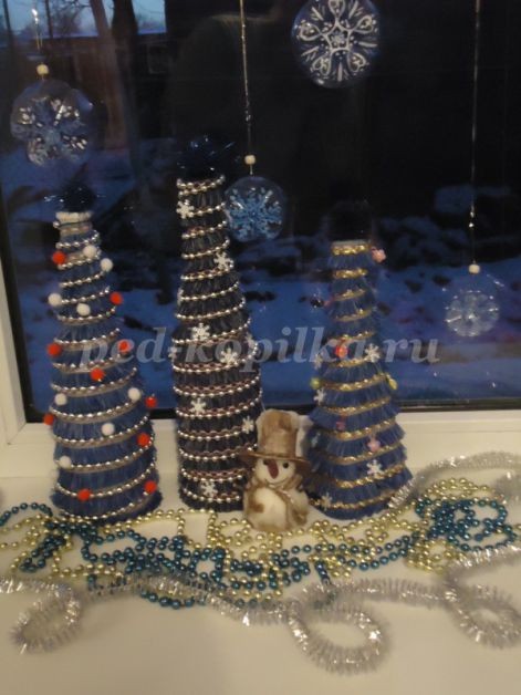 Новогодняя ёлка из бросового материала: часть 1