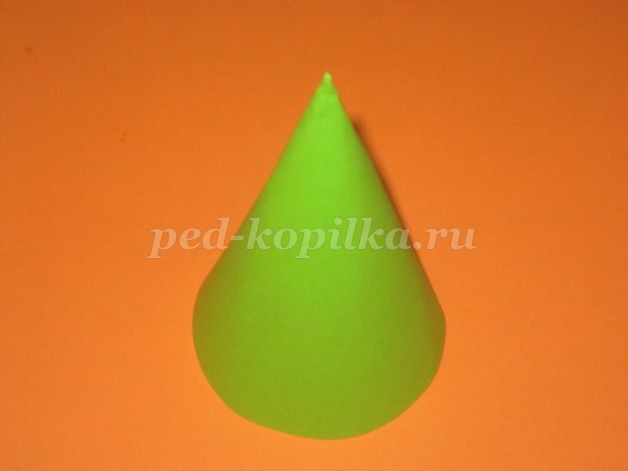 Объёмная новогодняя ёлка в технике квиллинг: часть 1