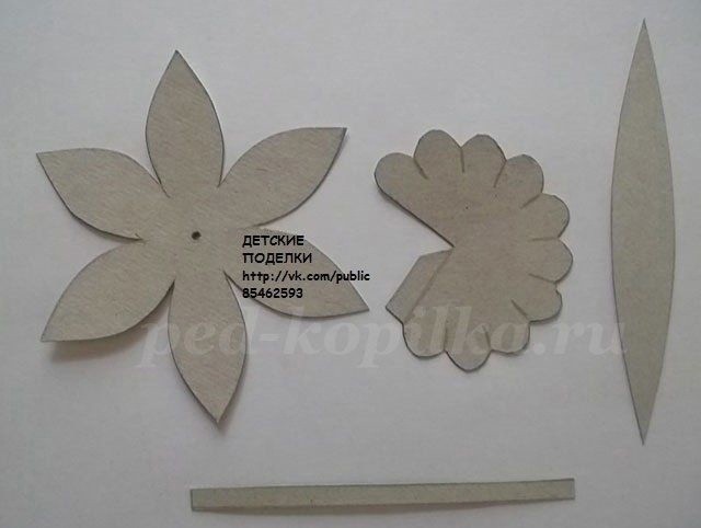 ​Весенние нарциссы из цветной бумаги