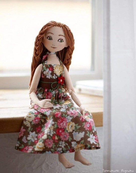 Милая текстильная куколка с шарнирными руками и ногами