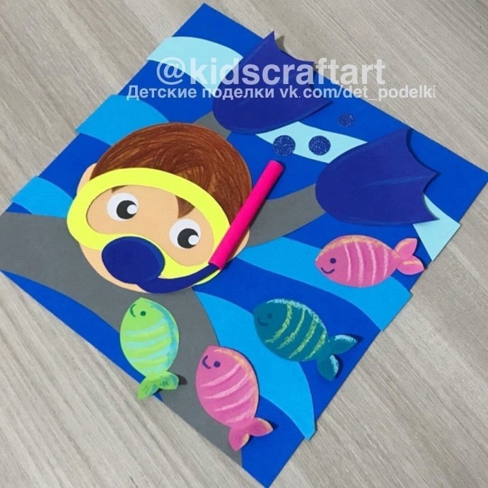 Аквалангист под водой