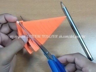 ​Объемная шишка, создаваемая из одного листа бумаги
