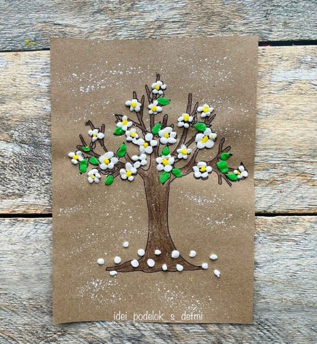 Весеннее дерево