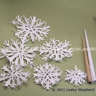 Зимние деревья из снежинок