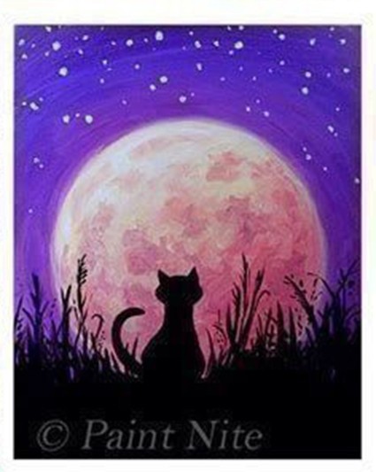 ​Кошка на фоне луны
