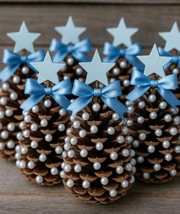 Изумительные ёлочки из шишек