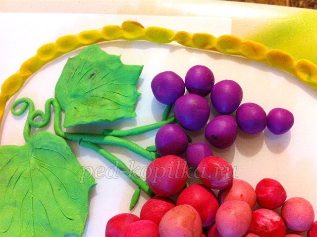 Мастер-класс по пластилинографии "Виноградная гроздь" Мастер-класс по пластилинографии "Виноградная гроздь"