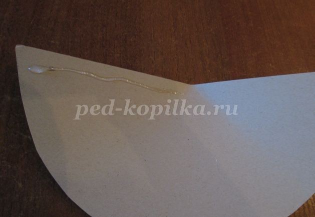 Ёлка из салфеток детскими руками: новогодний мастер-класс, часть 1