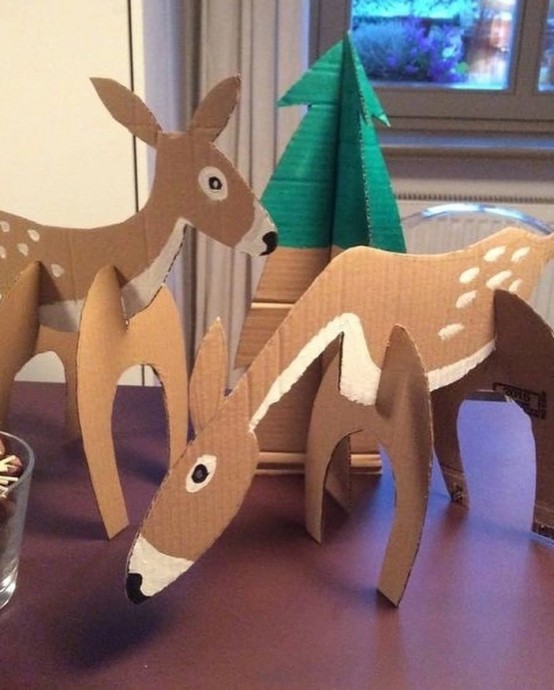 Праздничные олени из картона