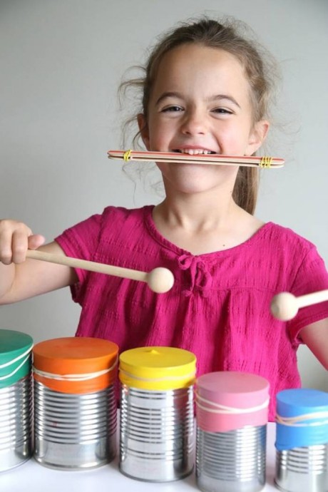 Создаем музыкальные инструменты детскими руками