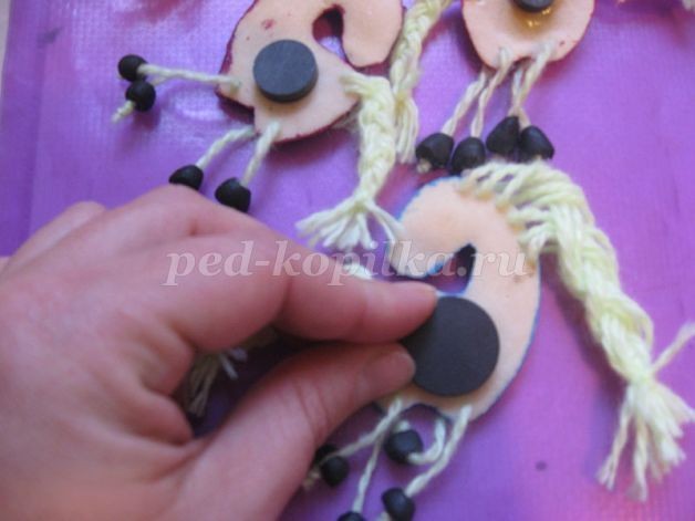 Лошадки-магниты из соленого теста: мастер-класс, часть 3