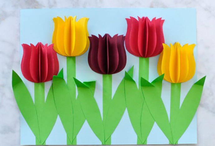 Объемные тюльпаны из цветной бумаги