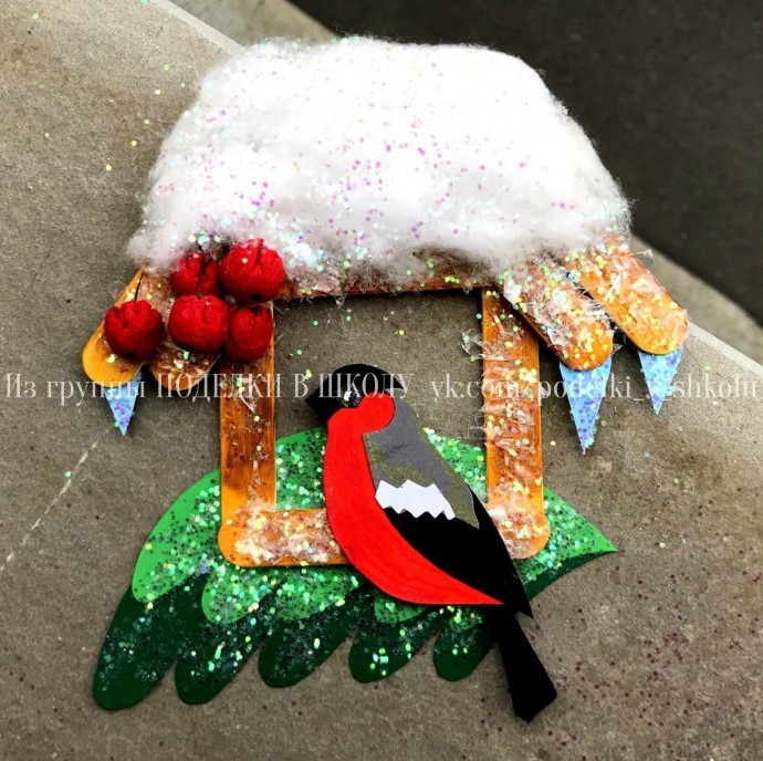 Поделка из бумаги и палочек "Снегирь у кормушки" Поделка из бумаги и палочек "Снегирь у кормушки"