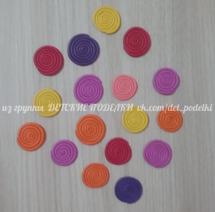 ​Аппликация из пластилина "Яркая осень"