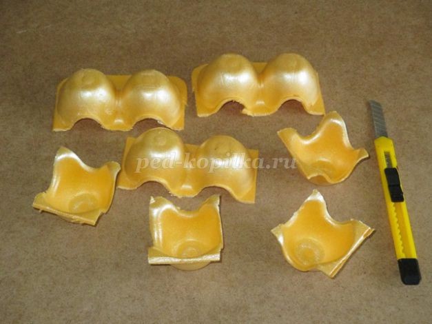 Тюльпаны из яичных ячеек своими руками: мастер-класс, часть 1 Тюльпаны из яичных ячеек своими руками: мастер-класс, часть 1