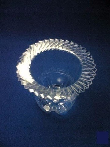 Ваза из пластиковой бутылки Ваза из пластиковой бутылки