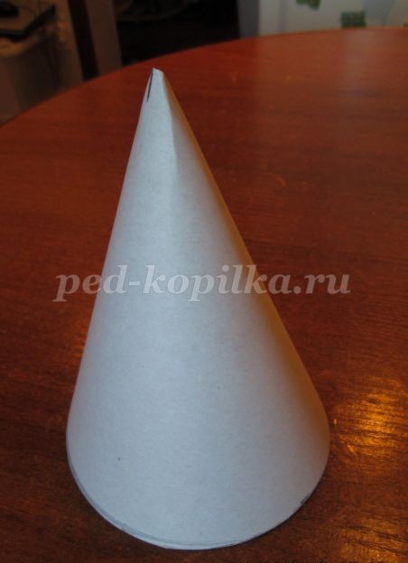 Ёлка из салфеток детскими руками: новогодний мастер-класс, часть 1