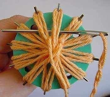 Цветок на картонной шестеренке Цветок на картонной шестеренке