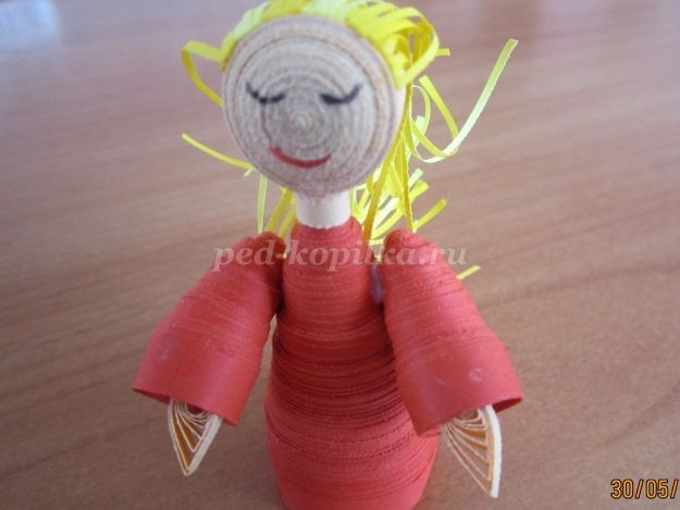 Пальчиковая кукла в технике квиллинг: часть 2