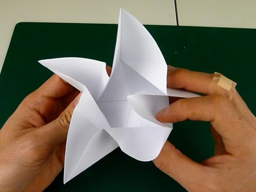 Как сделать красивую пятиугольную звезду из бумаги