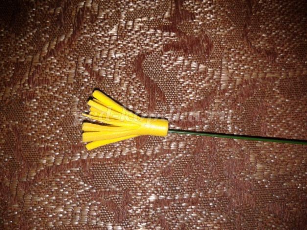 Крокусы из фоамирана детскими руками: часть 1